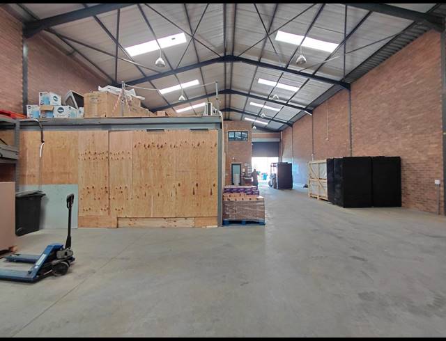499M² WAREHOUSE TO LET IN POMONA